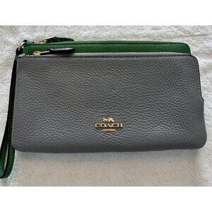 Coach Double Zip Pebble Leather Wristlet Green & Gray 8x5" EUC